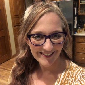 Meet your Posher, Angela